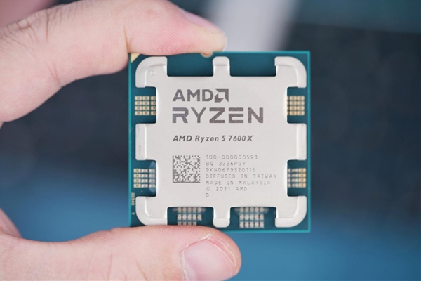 AMD新一代高性价比神U！锐龙5 7600X、锐龙7 7700X图赏