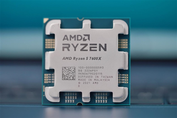 AMD新一代高性价比神U！锐龙5 7600X、锐龙7 7700X图赏