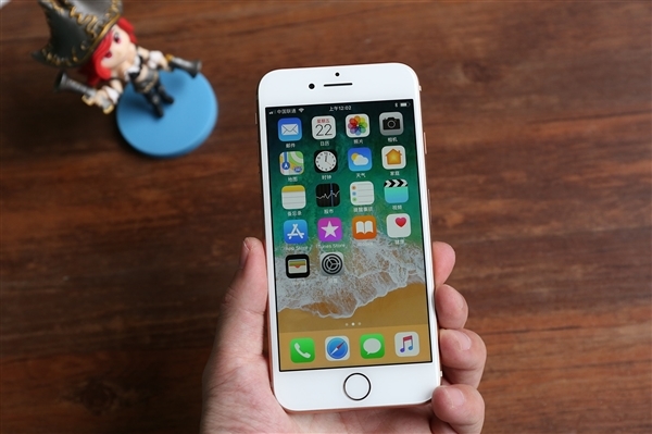 iPhone SE 4将用上刘海全面屏：苹果要彻底告别Home键了