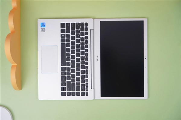 仅一张A4纸的尺寸 新华三H3CBook 13图赏