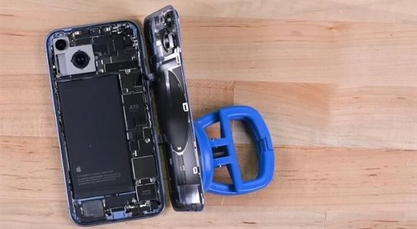 苹果客服回应iPhone 14同机维修：无法维修将更换
