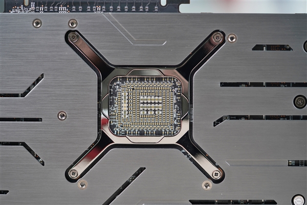 顶级14层PCB板+8热管散热！撼讯RX7900 XTX红魔图赏