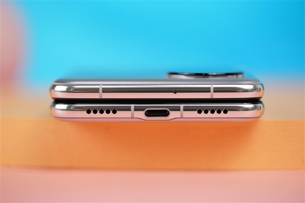 小折叠尤物！华为Pocket S冰霜银图赏
