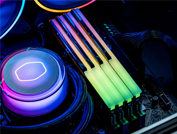 高玩一步到位 阿斯加特32GB DDR5-6800 RGB灯条1350元