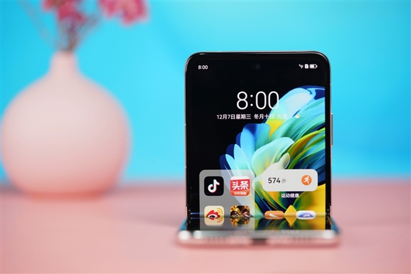 小折叠尤物！华为Pocket S冰霜银图赏