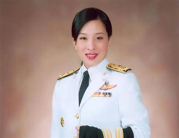 44岁的泰国长公主因心脏问题失去知觉：紧急送医