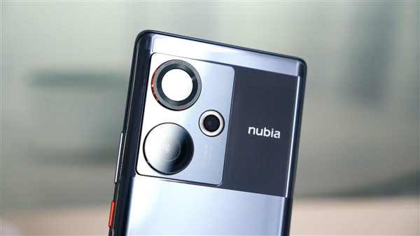 35mm镜头别具一格！努比亚Z50视频评测：小白也能瞬间变摄影大师
