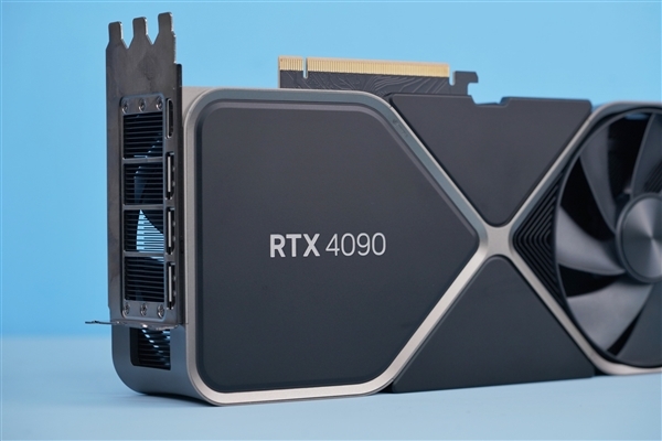 别再说RTX 4090功耗比A卡高了：4K 120帧仅需150W