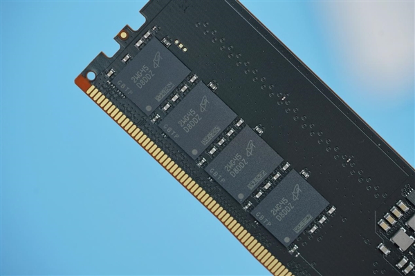 美光原厂颗粒！英睿达DDR5-5600 16GB×2内存图赏