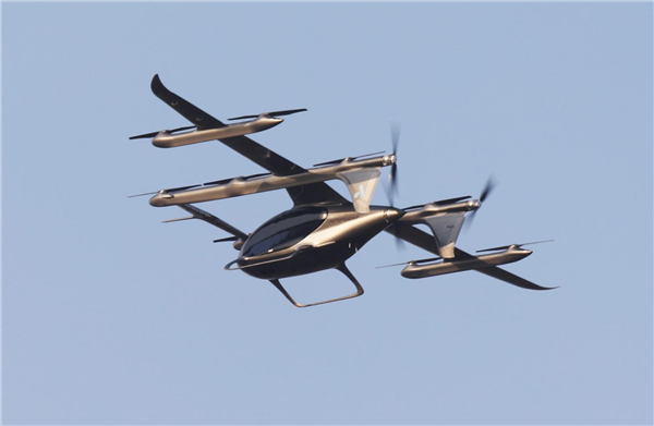 纯电飞行250公里 国产厂商创电动载人飞行器新纪录