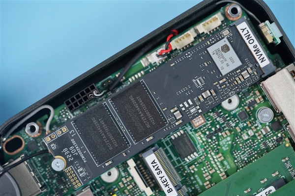 国产内存+国产SSD！小米迷你主机图赏 新办公神器