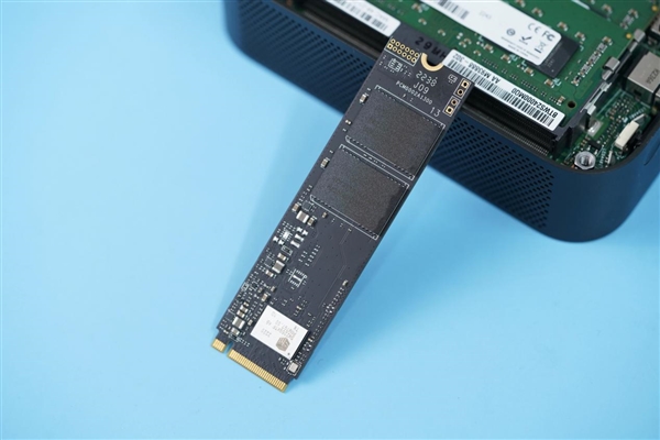 国产内存+国产SSD！小米迷你主机图赏 新办公神器