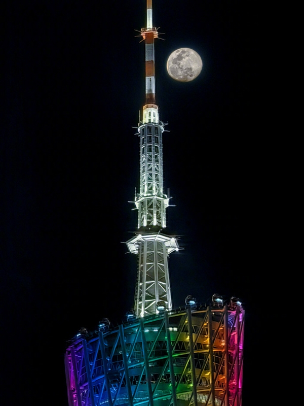 华为P60 Pro“夜视仪”稳了！余承东晒拍摄样张：月亮纹理清晰可见