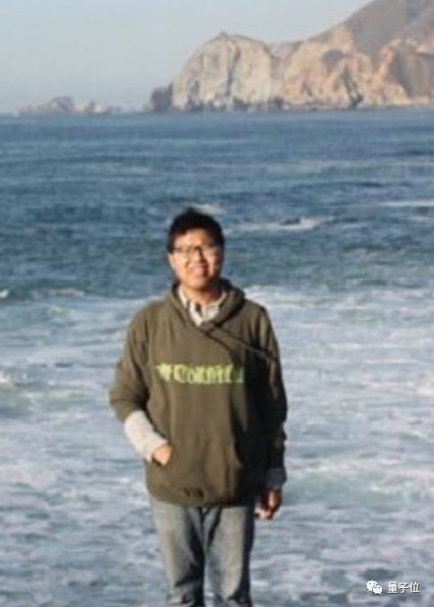 高考262分却发4篇SCI论文！脑瘫小伙旁听12年：修完本硕博所有课程