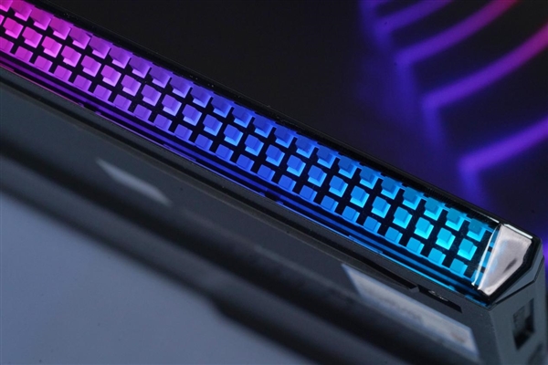 全景灯效无敌！微星泰坦GE78 HX笔记本图赏