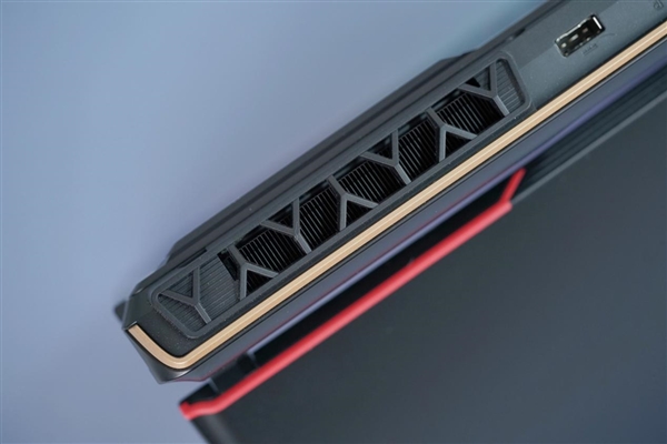 全景灯效无敌！微星泰坦GE78 HX笔记本图赏