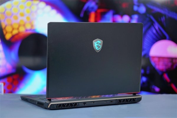 全景灯效无敌！微星泰坦GE78 HX笔记本图赏
