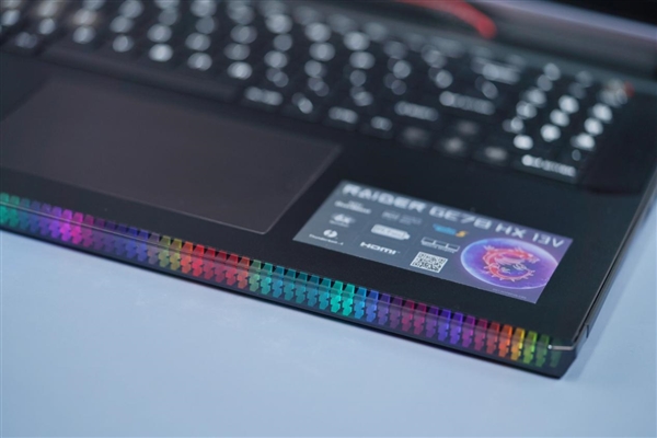 全景灯效无敌！微星泰坦GE78 HX笔记本图赏