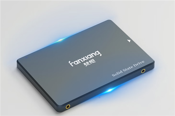 还要啥自行车 梵想4TB SSD到手1169元：仓库盘够了