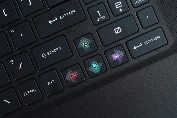 全景灯效无敌！微星泰坦GE78 HX笔记本图赏