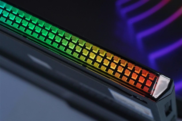 全景灯效无敌！微星泰坦GE78 HX笔记本图赏