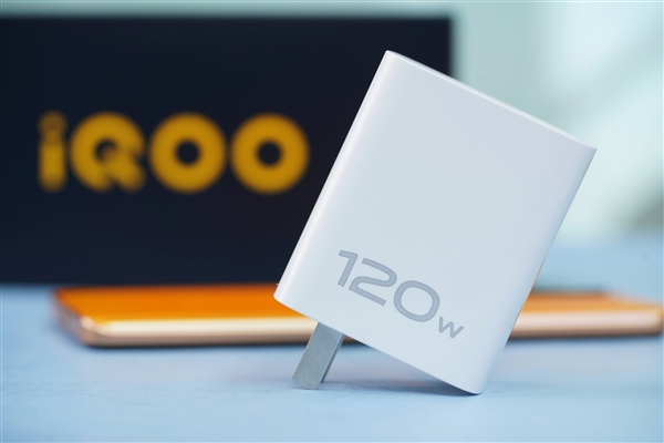 最便宜120W超快闪充+大电池！iQOO Z7图赏