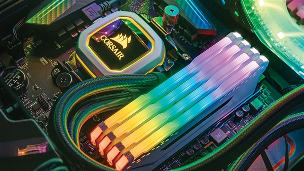 DDR4内存条抓紧上车！三星要拼命降产能：持续6个月之久