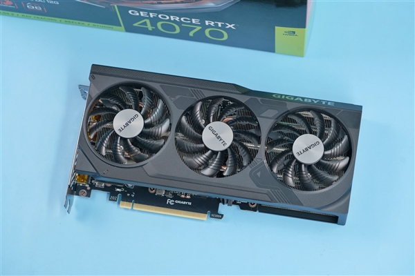 正逆转设计 技嘉RTX 4070风魔OC 12G显卡图赏