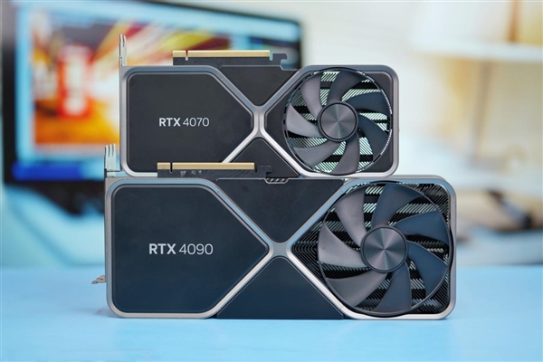 延续4090外观 小巧太多了！NVIDIA RTX 4070公版图赏