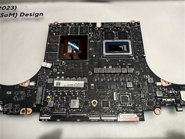 华硕发布灵耀X Ultra顶级轻薄本：CPU内存合体、16.9mm硬塞RTX4080