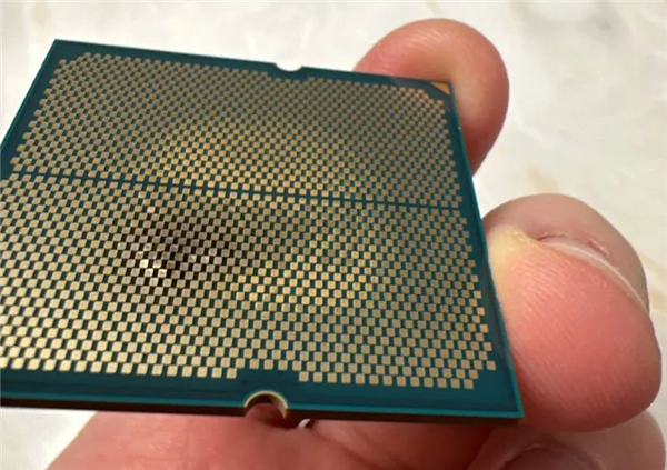 AMD锐龙7000X3D多次烧毁 主板都挂了！祸根终于找到