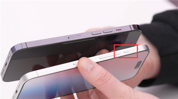 iPhone 15 Pro Max机模上手：1.57mm超窄边框、Type-C接口