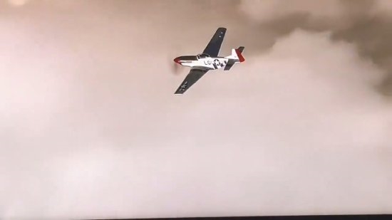 阿汤哥开战机为英国王送祝福：你可以当我的僚机