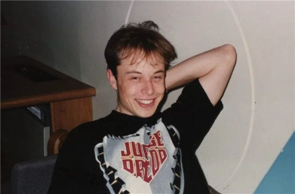 马斯克否认家里有矿：不是富二代而是白手起家