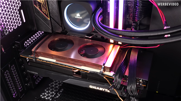 显卡散热疯了！背板上装风扇、热管：实测根本没用