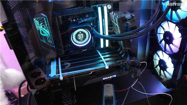 显卡散热疯了！背板上装风扇、热管：实测根本没用