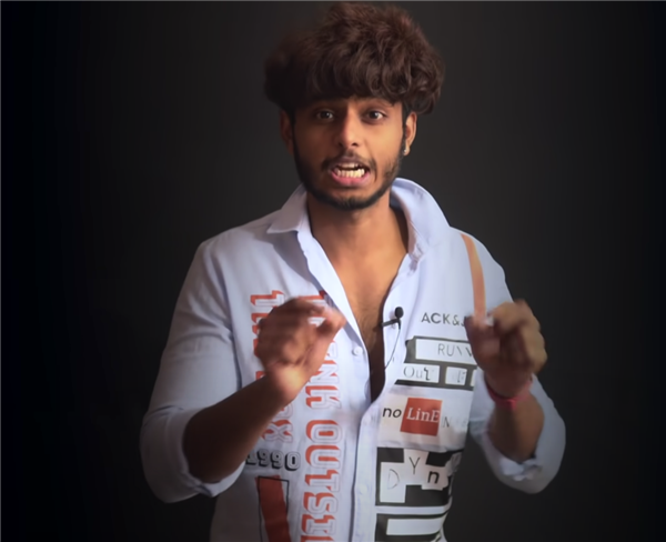 为了把钱花出去 印度网红请全城人免费加油一天