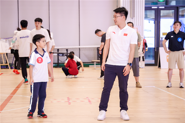 在华为运动健康媒体家庭运动会上遇到奥运冠军：体验AI体能测试的魅力