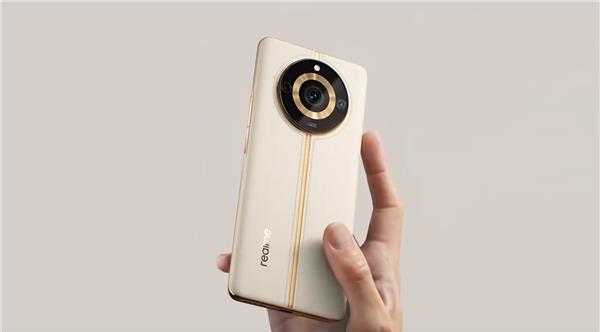 普及超大存储！真我11系列顶配可选12GB+1TB