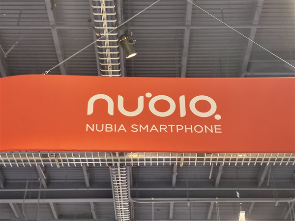 努比亚折叠屏手机来了：新骁龙8系U 支持100W快充