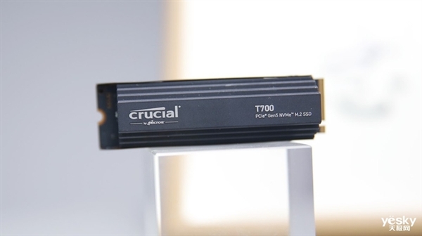 Crucial英睿达T700上手：PCIe 5.0 SSD速度果然飞起