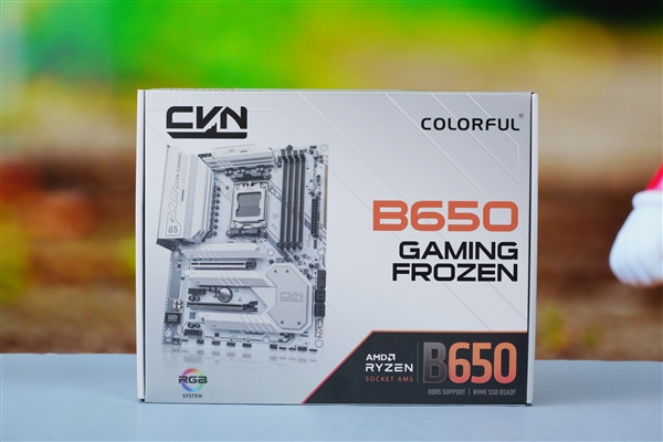 白色攒机首先！七彩虹CVN B650 GAMING FROZEN V14主板图赏