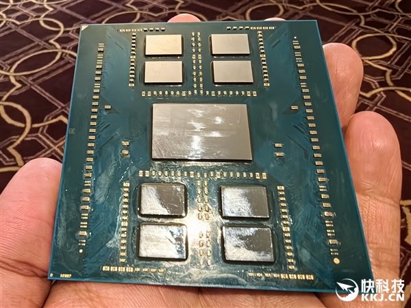 128核心256线程谁敢一战！AMD正式发布Zen4c EPYC：竞品没发布就输了