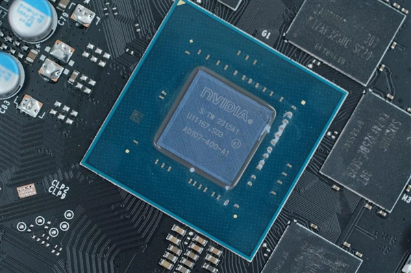 全新一代寒光星散热！影驰RTX 4060金属大师图赏