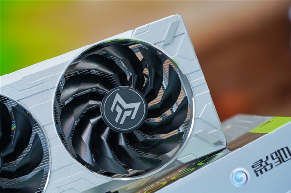 全新一代寒光星散热！影驰RTX 4060金属大师图赏