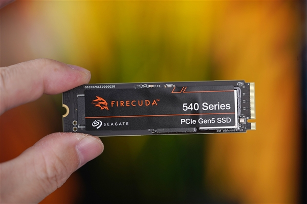 希捷第一款PCIe 5.0 SSD！酷玩540 2TB图赏：狂飙10000MB/秒