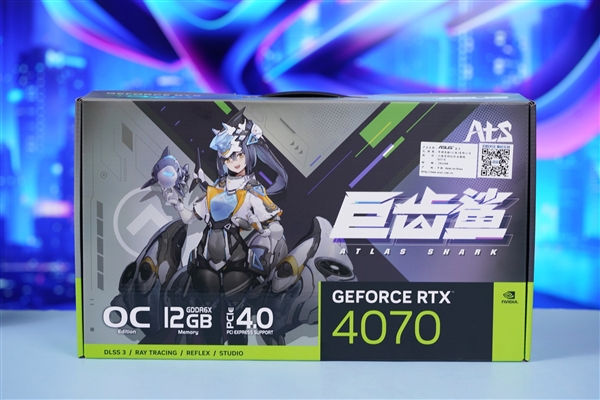 华硕巨齿鲨RTX 4070显卡图赏