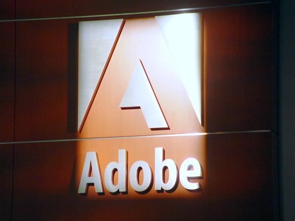 Adobe全力冲刺人工智能！员工：自掘坟墓