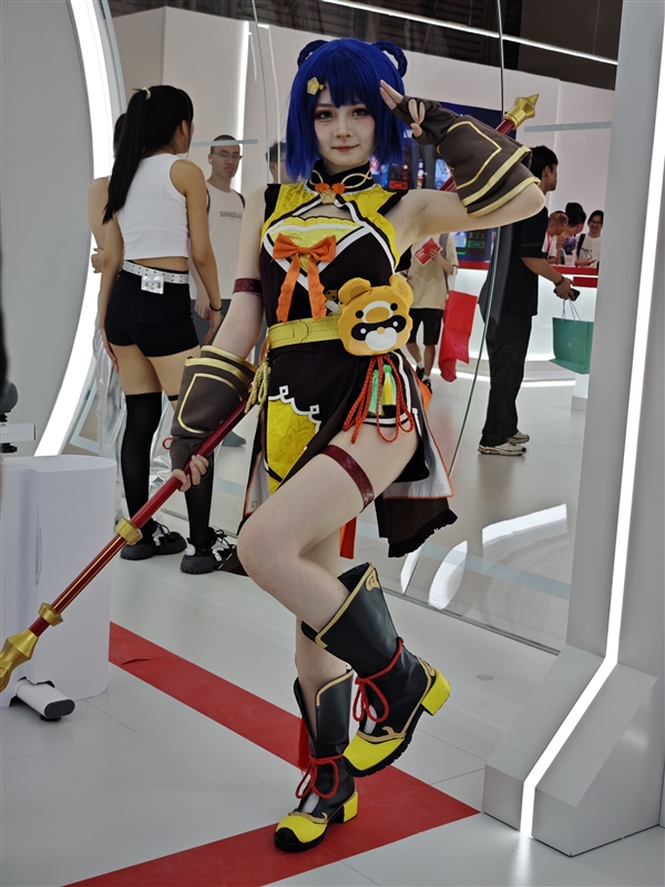 各路厂商争抢年轻用户！ChinaJoy 2023开展：ShowGirl小姐姐依然亮眼