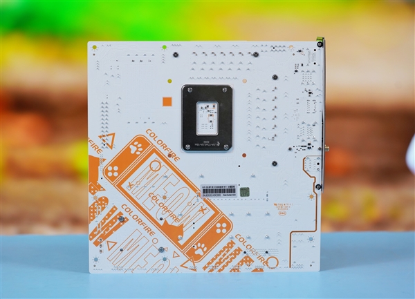 主板也能这么萌？七彩虹COLORFIRE B760M-MEOW WIFI D5主板图赏